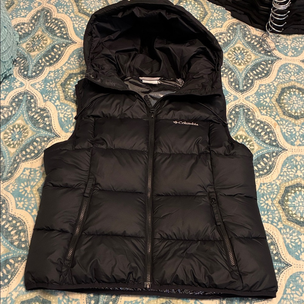 Columbia Women's Black Puffer Vest with Hood